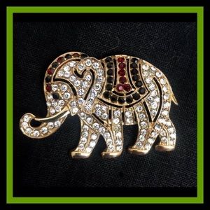 Adorable Elephant Brooch/Slide